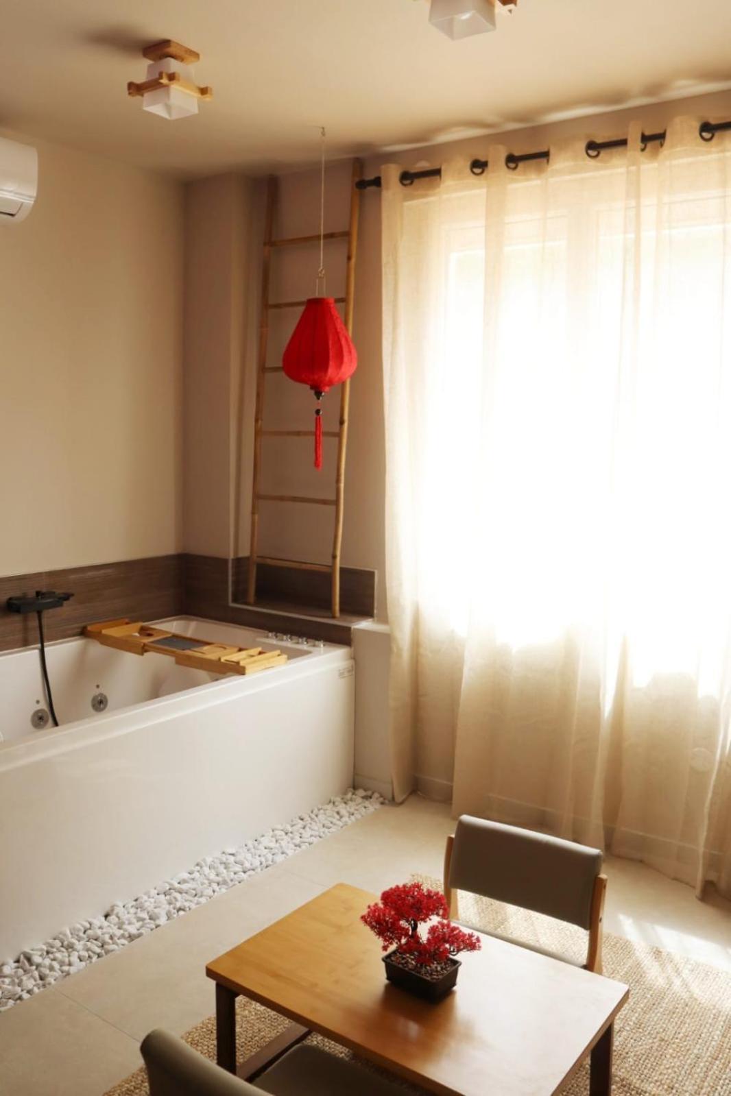 Loveroom Japon Avec Balneotherapie Toulon Extérieur photo