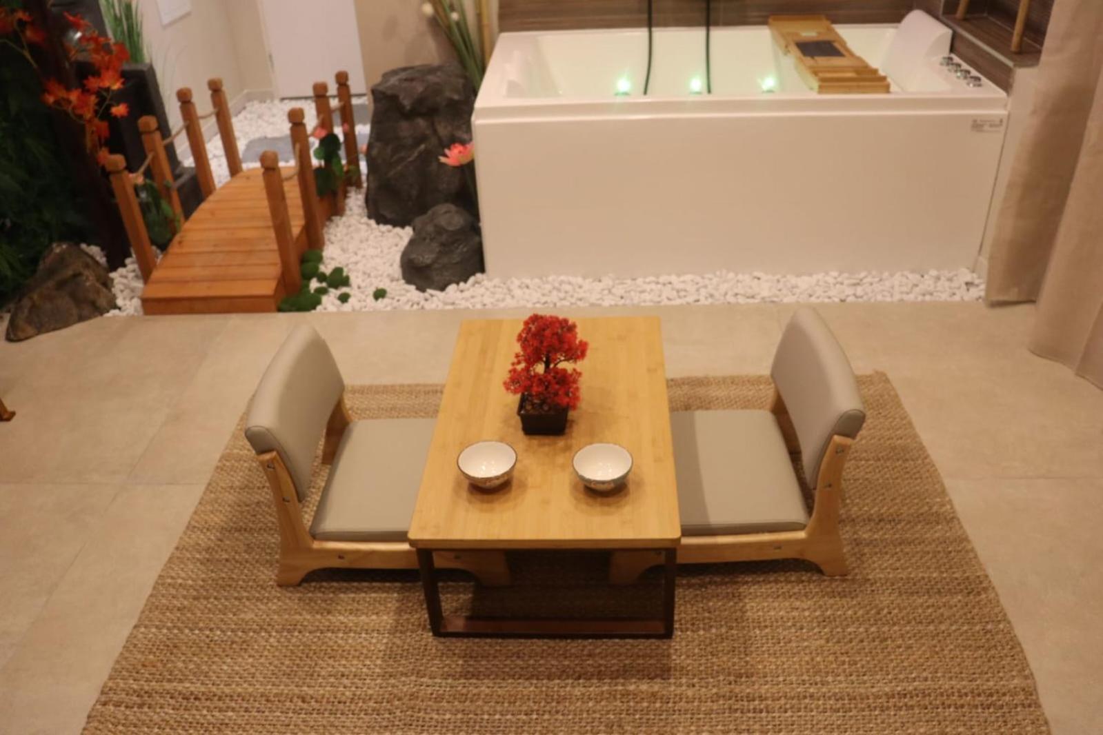 Loveroom Japon Avec Balneotherapie Toulon Extérieur photo