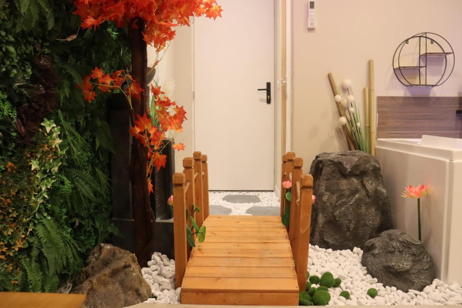 Loveroom Japon Avec Balneotherapie Toulon Extérieur photo