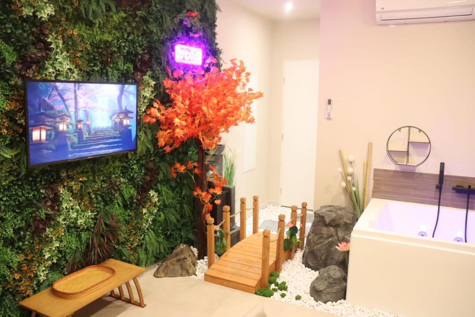 Loveroom Japon Avec Balneotherapie Toulon Extérieur photo
